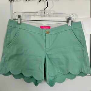 5” Buttercup Stretch Scallop Hem Short in Resort Aqua